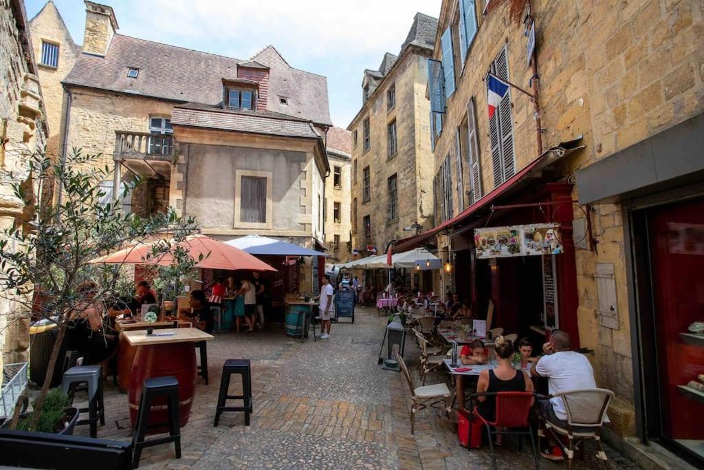 "Les Appartements De Betty A" Coeur Historique Sarlat Exterior foto